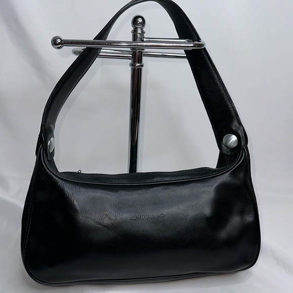 Longchamp Handbags - Longchamp leather black shoulder bag